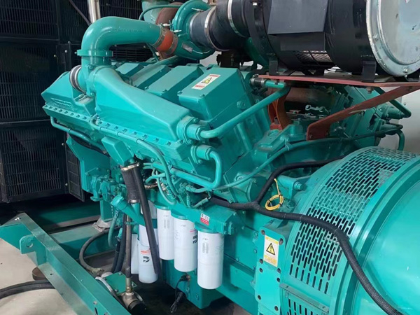 霍林郭勒更换100kW柴油发电机组机油时，需要注意哪些事项？